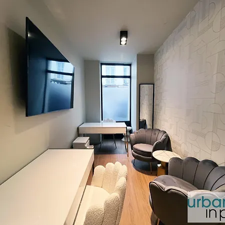 Urbanflat 124 - Spacious In The Heart Of Appartamento