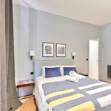 Urbanflat 124 - Spacious In The Heart Of Parigi