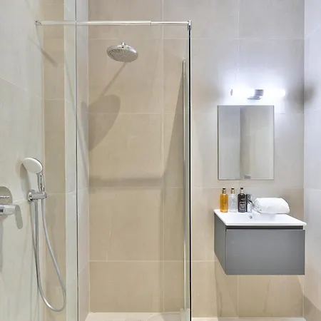 Urbanflat 124 - Spacious In The Heart Of Appartamento